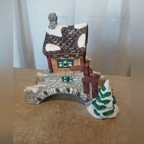 Dickens Collectables Hand Painted Porcelain Accessory - Picture 4 of 9